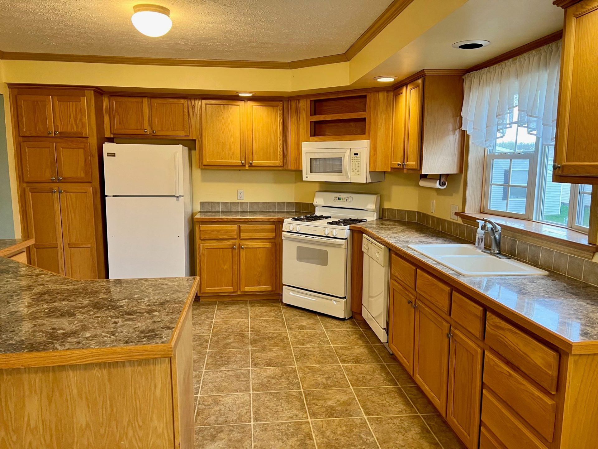 11941 Cedarbrook Dr South Lyon MI 48178